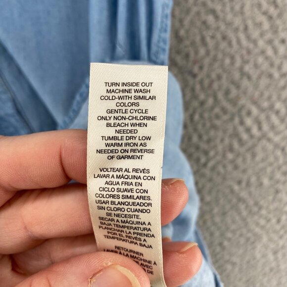 Chicos Shirt Womens 0 US Small Blue Chambray Button Up Collar Sleeveless Hi Low - Picture 7 of 10